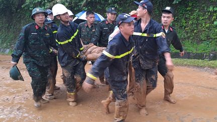 Rescuers at work in Ha Giang (Vietnam), July 13, 2024. (VIETNAM NEWS AGENCY / AFP)