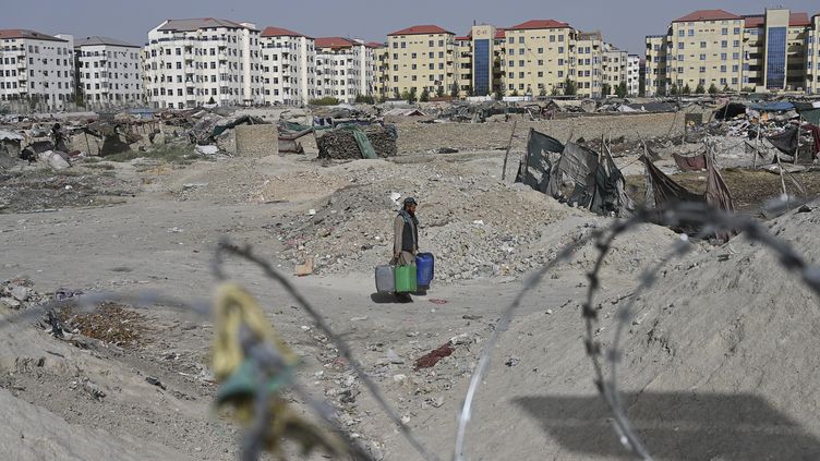 La France accorde le droit d'asile aux Afghans qui ont ...