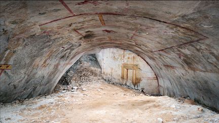 Une salle recouverte de fresques antiques dans la Domus Aurea (La Maison Dorée), palais impérial construit à Rome par Néron au Ier siècle, découverte en mai 2019. (HANDOUT / PARCO ARCHEOLOGICO DEL COLOSSEO)