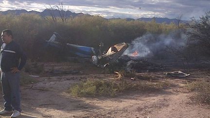 Un des deux h&eacute;licopt&egrave;res qui se sont &eacute;cras&eacute;s pr&egrave;s de&nbsp;Villa Castelli (Argentine), &agrave; bord desquels huit Fran&ccedil;ais sont morts, le 9 mars 2015. (JOSE ALAMO / AP / SIPA)