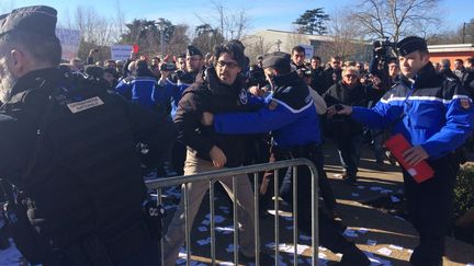 Notre-Dame-des-Landes : une manifestation éclate