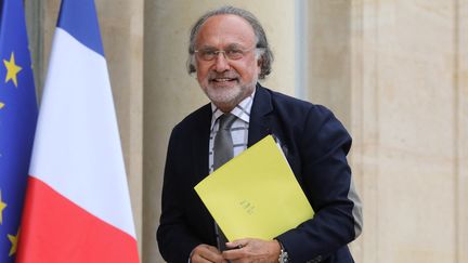 Le député LR Olivier Dassault le 19 juin 2019 à l'Elsyée à Paris. (LUDOVIC MARIN / AFP)