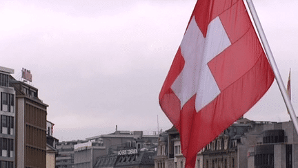 Vrai drapeau mais faux résidents suisses (France3/Geopolis)