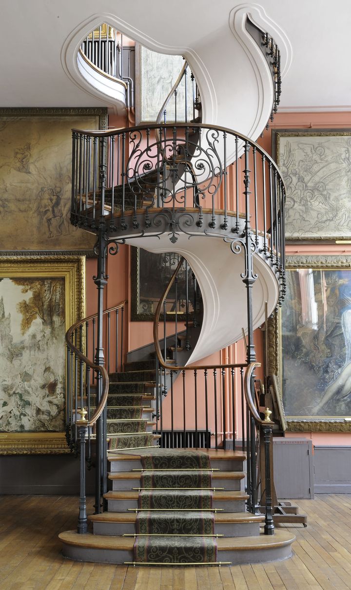 Escalier de l’atelier de Gustave Moreau par Albert Lafon, architecte, 1895, Paris, musée Gustave Moreau
 (RMN - GP / Franck Raux)