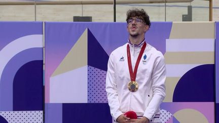 Paralympiques 2024 : le cycliste Alexandre Léauté décroche l'or en poursuite (France 2)