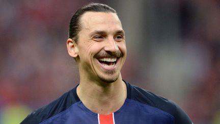 Zlatan Ibrahimovic apr&egrave;s la victoire du PSG en finale de la Coupe de France contre l'AJ Auxerre, le 30 mai 2015, &agrave; Paris. (JEFFROY GUY / SIPA)