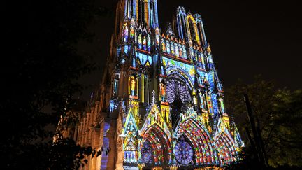 La cath&eacute;drale de Reims est un chef d'oeuvre de&nbsp;l'art gothique fran&ccedil;ais, tant pour son architecture que pour sa statuaire qui ne compte pas moins de 2 303 statues. L'abbaye Saint-R&eacute;mi et le palais du Tau sont aussi inscrits au patrimoine de l'Unesco.&nbsp; (ROLLINGER-ANA / ONLY FRANCE / AFP)