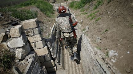 Un soldat arménien dans le Haut-Karabagh en Azerbaïdjan, le 27 septembre 2020. (REUTERS  STAFF / REUTERS)