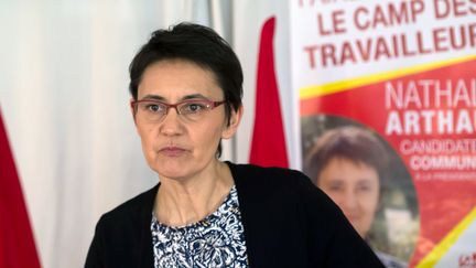 Nathalie Arthaud, candidate à l'élection présidentielle, lors d'une conférence de presse à Marseille, le 8 avril 2017. (BERTRAND LANGLOIS / AFP)