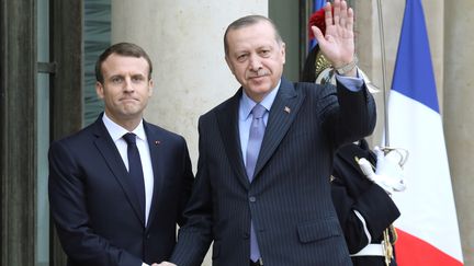 Le président français Emmanuel Macron reçoit son homologue turc&nbsp;Recep Tayyip Erdogan à l'Elysée, le 5 janvier 2018. (LUDOVIC MARIN / AFP)
