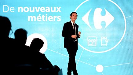 Le PDG de Carrefour Alexandre Bompard, à Massy (Essonne), le 8 novembre 2022. (CHRISTOPHE ARCHAMBAULT / AFP)