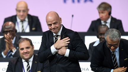 Gianni Infantino réagit après l'annonce de sa réélection à la tête de la Fifa, le 5 juin 2019, à&nbsp;Paris.&nbsp; (FRANCK FIFE / AFP)