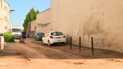 En Bourgogne, l'Ouest a été touché par les orages, en particulier la commune de Gevrey-Chambertin.&nbsp;Des torrents de boue ont déferlé dans les rues de la commune vigneronne. (FRANCE 3)