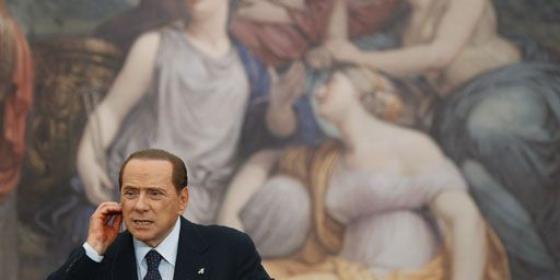 Silvio Berlusconi lors d'une conférence de presse à Rome, le 13 juin 2011. (Reuters - Stefano Rellandini)