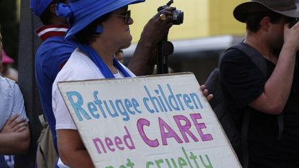 Des manifestants par milliers réclament à Brisbane, le 11 octobre 2015, la fermeture du camp de rétention des immigrés clandestins de Manus Island, en Papouasie-Nouvelle-Guinée. (CITIZENSIDE/ALEX BAINBRIDGE / CITIZENSIDE.COM)