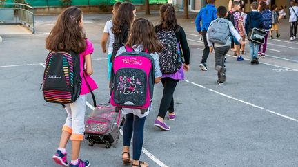 Rentrée décalée : le casse-tête de la garde des enfants