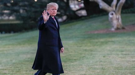 Donald Trump rentre à la Maison Blanche, à Washington (Etats-Unis), le 5 mars 2017.&nbsp; (ERIK S. LESSER / DPA / AFP)