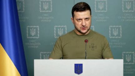 Le président ukrainien Volodymyr Zelensky lors d'une prise de parole, à Kiev, la capitale de l'Ukraine, le 6 mars 2022. (UKRAINE PRESIDENCY / AFP)