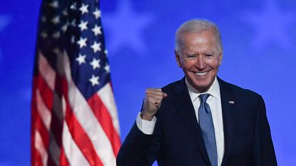 Joe Biden s'exprime depuis le Chase Center de Wilmington (Delaware, Etats-Unis) au lendemain de l'élection présidentielle, le 4 novembre 2020. (ANGELA  WEISS / AFP)