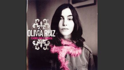 "J'aime pas l'amour", le premier album d'Olivia Ruiz en 2003. (DR)