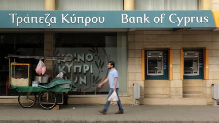 Dans le centre de Nicosie, &agrave; Chypre, le 11 avril 2013.&nbsp;Les gros comptes de Bank of Cyprus doivent subir une ponction qui pourrait aller jusqu'&agrave; 60%. (PATRICK BAZ / AFP)