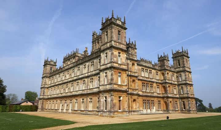 Le château de Highclere dans la province du Hampshire est devenu un lieu touristique très fréquenté après la popularisation de la série.
 (NIKLAS HALLE&#039;N / AFP)