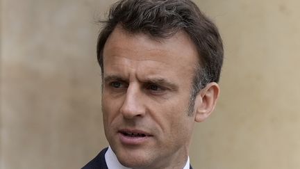 Emmanuel Macron a promulgué la loi sur la réforme des retraites, dans la nuit de vendredi à samedi, quelques heures après que le texte a été validé par le Conseil constitutionnel. (LEWIS JOLY / POOL)