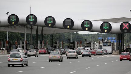 Le péage de Saint-Arnoult, sur l'A10, dans les Yvelines, le 4 juillet 2013. (MAXPPP)