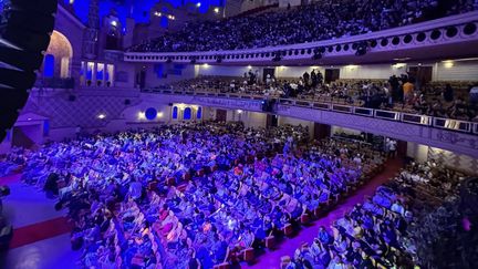 La salle du Grand Rex, dimanche 25 août 2024 à Paris, pour la venue de Masashi Kishimoto et Mikio Ikemoto - qui ont souhaité ne pas être filmés ni photographiés. (GRAND REX)