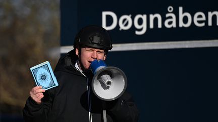 L'homme politique d'extrême droite Rasmus Paludan avait brûlé un Coran à Copenhague, le 27 janvier 2023. (SERGEI GAPON / AFP)