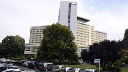 Vue de l'un des établissements de Bordeaux où ont été hospitalisées plusieurs personnes souffrant de diarrhées graves. (AFP - Jean-Pierre Muller)