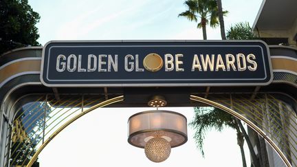 Vue du red carpet qui mène aux Golden Globes 2020 à The Beverly Hilton, à Beverly Hills, en Californie, le 4 janvier 2020. (VALERIE MACON / AFP)