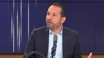 Sébastien Chenu, porte-parole du Rassemblement national (RN), le 11 juin 2020 sur franceinfo. (FRANCEINFO / RADIOFRANCE)