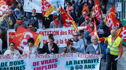 Des manifestants d&eacute;filent pour le 1er-Mai &agrave; Valence (Dr&ocirc;me), jeudi 1er mai.&nbsp; (CITIZENSIDE / CHRISTOPHE ESTASSY / AFP)