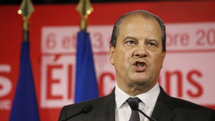 Le premier secrétaire du PS, Jean-Christophe Cambadélis, prononce&nbsp;un discours à Paris au soir du premier tour des régionales, dimanche 6 décembre&nbsp;2015. (MATTHIEU ALEXANDRE / AFP)