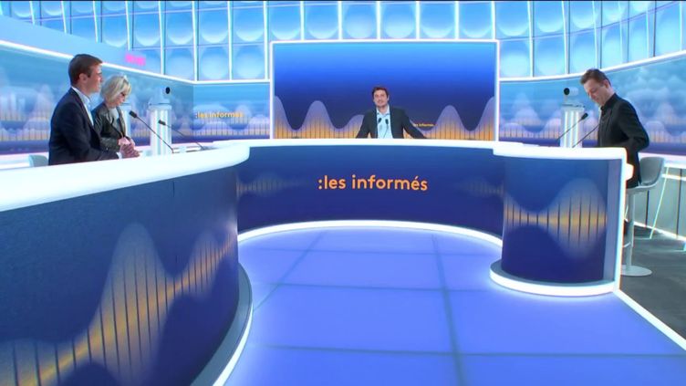 Every morning, those in the know discuss current events around Lorrain Sénéchal and Renaud Dély.  (FRANCEINFO / RADIOFRANCE)