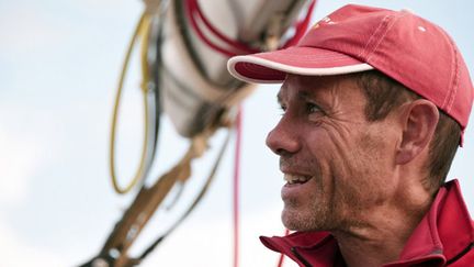 Le skipper Eric Jail, au départ de Saint-Malo