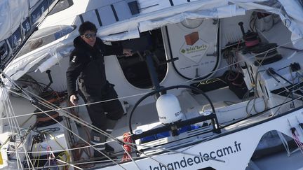 Présent sur le Vendée Globe pour la quatrième fois, Jean Le Cam à l'habitude de passer Noël en mer. (DAMIEN MEYER / AFP)