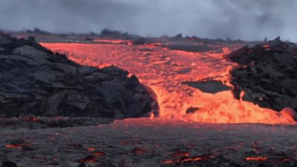 Volcan : une spectaculaire éruption en Islande (France 3)