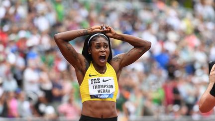 Après trois médailles d'or aux Jeux olympiques de Tokyo, Elaine Thompson-Herah a de nouveau brillé samedi sur la&nbsp;Prefontaine Classic (ANDY NELSON / DIAMOND LEAGUE AG / AFP)