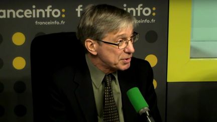 Gilles Dixsaut,&nbsp;médecin et président du comité francilien contre les maladies respiratoires, le 6 décembre 2016. (FRANCEINFO)