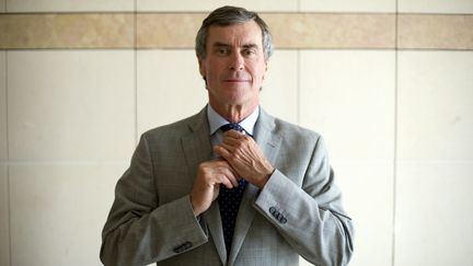 J&eacute;r&ocirc;me Cahuzac pose dans son bureau au minist&egrave;re des Finances alors qu'il a &eacute;t&eacute; nomm&eacute; quelques jours plut t&ocirc;t ministre du Budget, le 29 mai 2012 &agrave; Paris. (LIONEL BONAVENTURE / AFP)