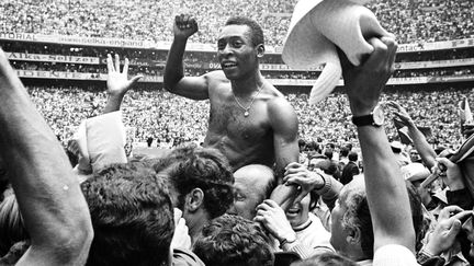 La légende du football brésilien, Pelé, lors de la Coupe du monde au Mexique, en 1970. (SVEN SIMON / SVEN SIMON)