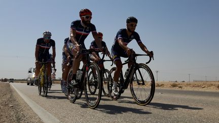 Les sprinteurs de l'équipe de France s'entraînent lors des championnats du monde de cyclisme, le 15 octobre à Doha au Qatar. (RADIO FRANCE / FABRICE RIGOBERT)