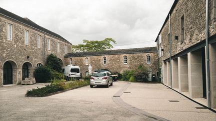 Le père Olivier Maire a été tué ici, dans les locaux de la communauté des frères missionnaires Montfortains, à Saint-Laurent-sur-Sèvre, en Vendée. (MATTHIEU BONHOURE / RADIO FRANCE)