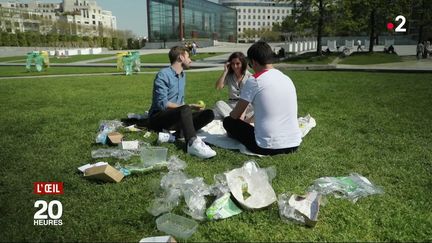 Pourquoi les fruits bio de grande surface sont-ils sous plastique ? (FRANCE 2 / FRANCETV INFO)