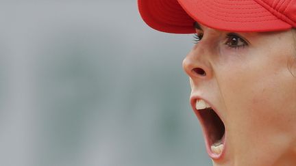 Aliz&eacute; Cornet lors de sa d&eacute;faite contre la Bi&eacute;lorusse Victoria Azarenka, le 1er juin 2013 &agrave; Roland-Garros. (STEPHANE MAHE / REUTERS)