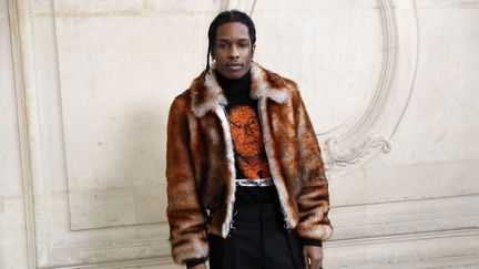 Le rappeur ASAP Rocky, lors du défilé pour Christian Dior, à Paris, le 23 janvier 2017.&nbsp; (PATRICK KOVARIK / AFP)