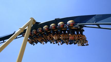 Le manège Osiris au parc Asterix, dans l'Oise, le 22 juin 2015. (GODONG / BSIP / SIPA)