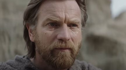 L'acteur Ewan McGregor interprète le chevalier jedi Obi-Wan Kenobi dans la nouvelle série Star Wars dont les deux premiers épisodes sortent sur la plateforme Disney+ le 27 mai 2022.&nbsp; (DISNEY)